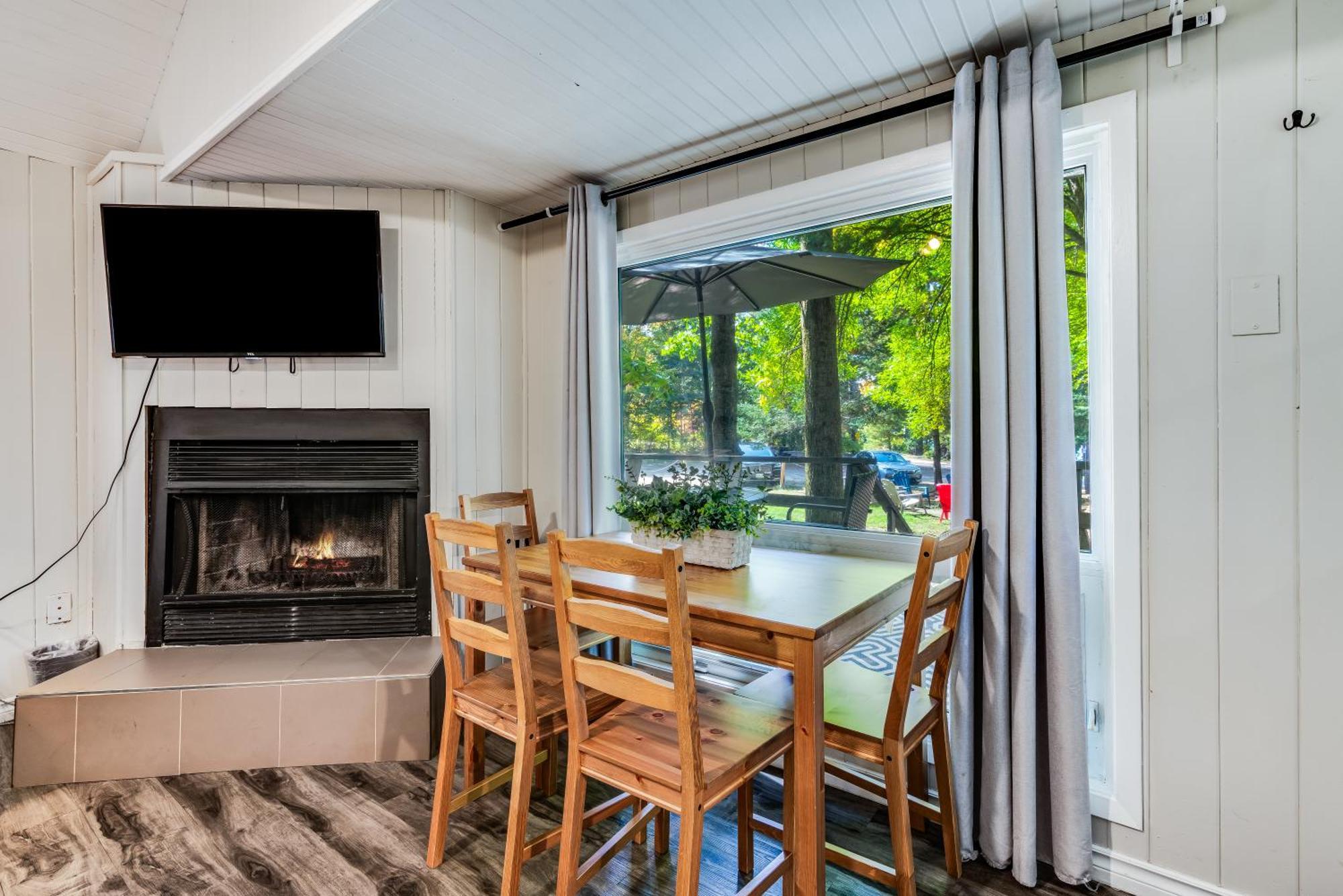 הוילה Dwight Muskoka Waterfront Retreat מראה חיצוני תמונה